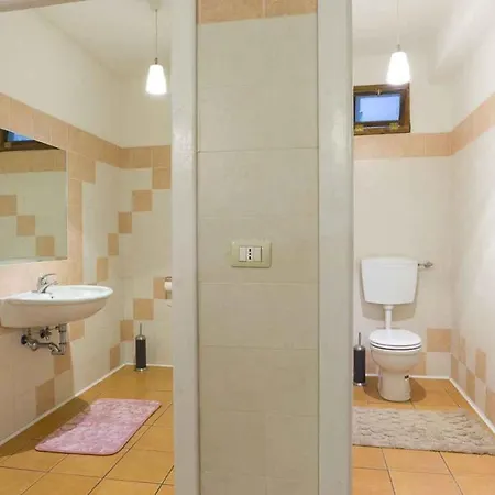 Villa Arbeio 8&6, Emma *